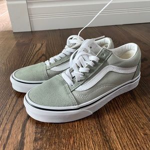 NWOT Vans Old Skool Shoe- Size 5 in Dessert Sage